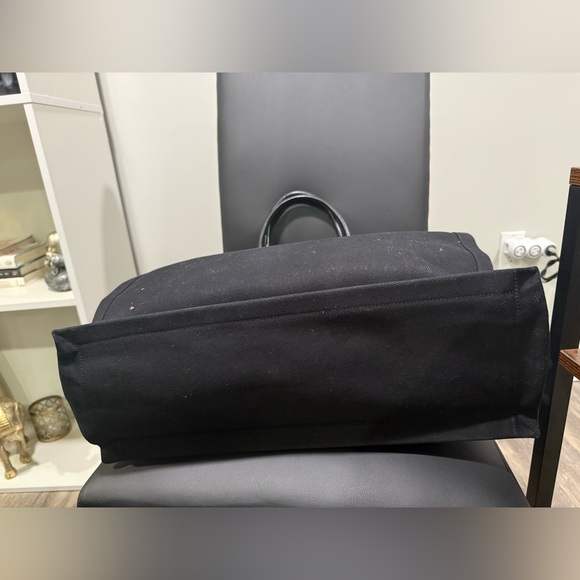 *24HR SALE*
Authentic NWOT Saint Laurent Rive Gauche Black Tote - Picture 4 of 11